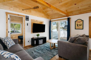 Scenic Cottage on Arbutus Lake